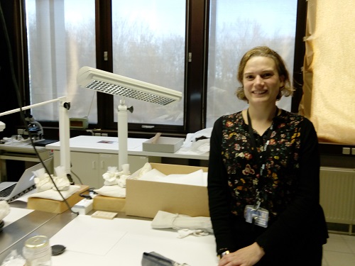  Siska Genbrugge, coordinatrice restauration de l’AfricaMuseum (Adiac)