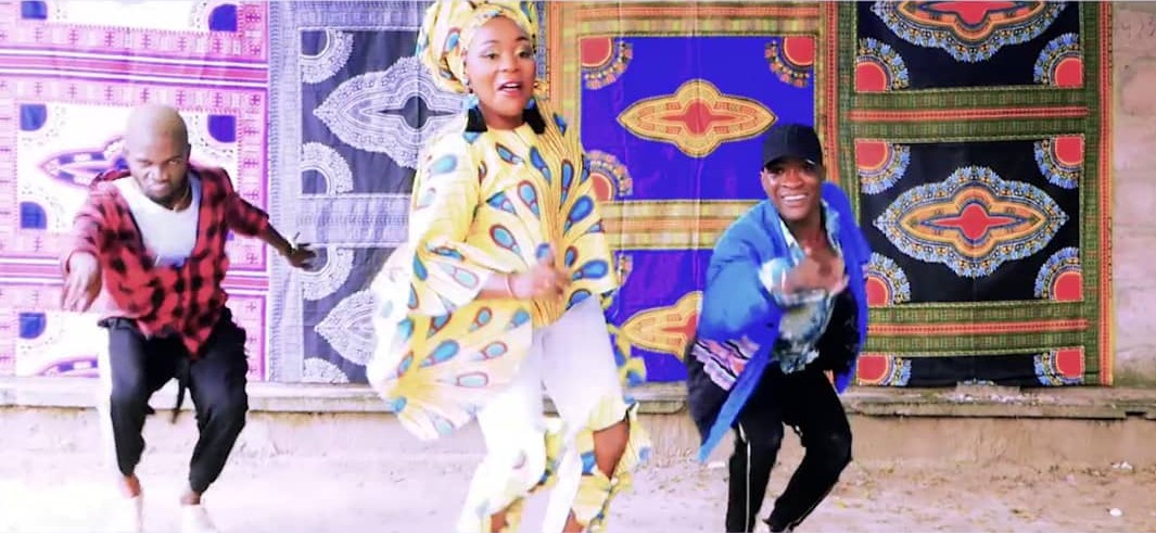 Immaculée Kavira dans un extrait du clip Bonyoma (DR)