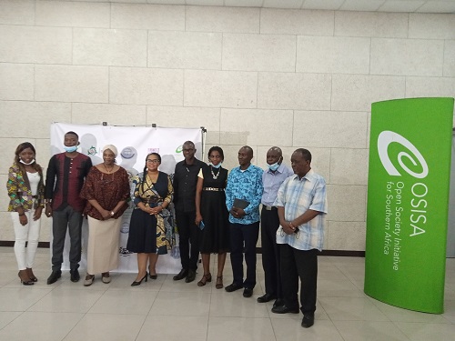 La photo de famille des participants à l'atelier (Adiac)