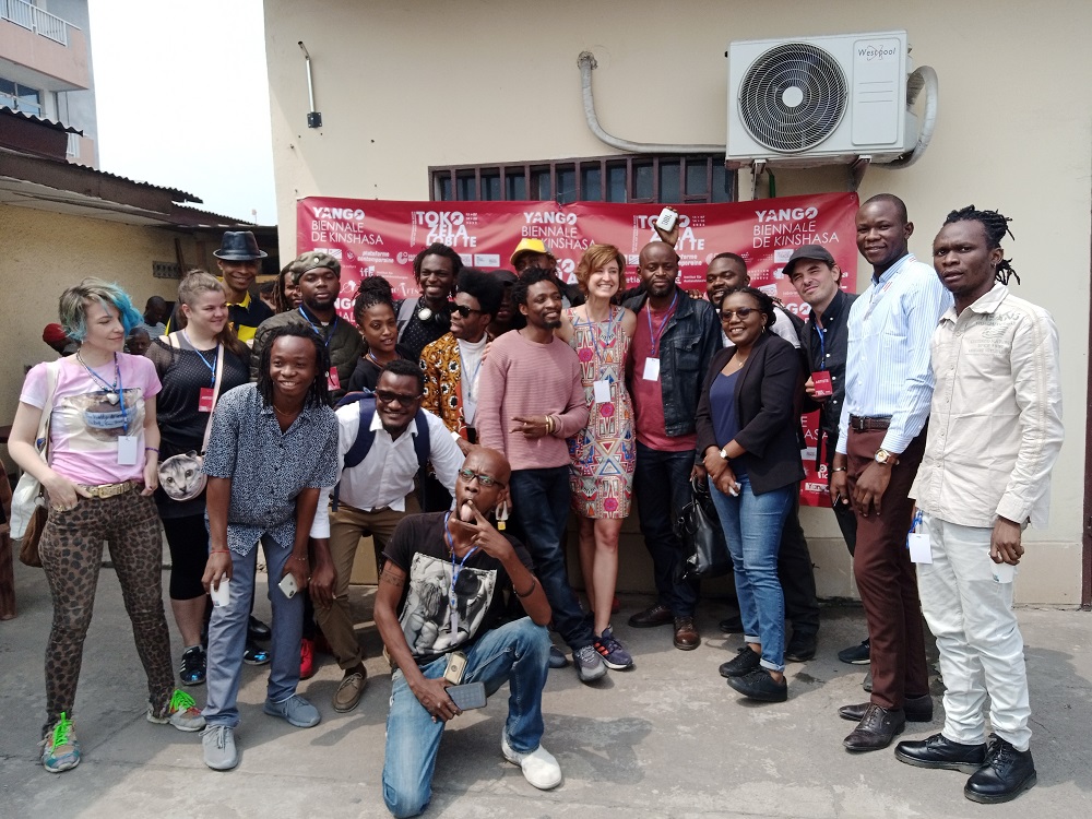 Photo de famille des artistes de Yango Biennale de Kinshasa 2 (Adiac)