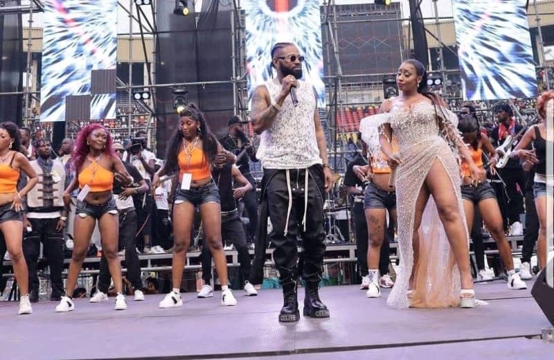 2  : Ferre Gola et Kimani en plein show au Stade des Martyrs /DR