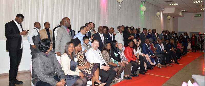 Photo de groupe lors de la 1ère édition des Événementielles Brenda à Paris - soirée du 17 février salle des Princes Bobigny-Drancy 