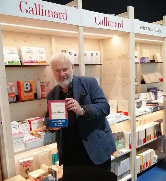 Jean-Noël Schifano au stand de Gallimard, Festival du Livre de Paris 2022, Grand Palais Éphémère