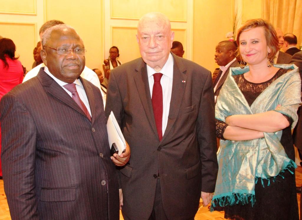 Jean-Bruno Thiam en compagnie de Hervé Bourges et une amie du Congo