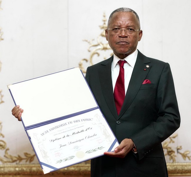 Jean-Dominique Okemba lors de la médaille d'or de la Ligue Universelle du Bien Public, 7 octobre 2022 au Sénat Paris, France