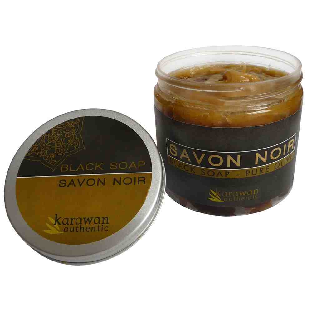 Un petit pot de savon noir.