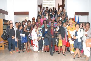 Photo de groupe des participants au 1er Forum des Femmes africaines de la Diaspora à Paris