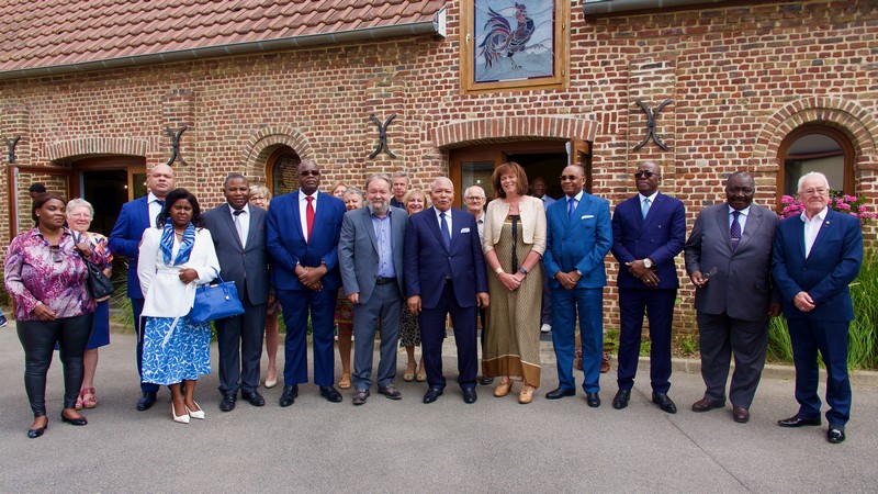 Verquin, photo de famille lors de la visite du Président de l’Assemblée de la République du Congo Isidore Mvouba le 21 juillet 2023